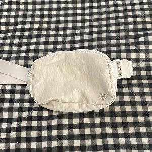 Lululemon everyday belt bag